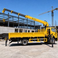 Grue à flèche droite Foton de 8 tonnes montée sur camion, moteur Cummins 220 CV, rayon d'action de 13,3 m, grue hydraulique pour camion, caisse de chargement de 6,1 m