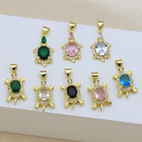 Pendentif personnalisé de luxe haut de gamme en gros, avec zircon et cuivre plaqué or 18 carats, motif tortue de mer.