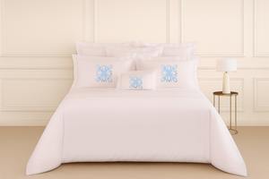 Funda de almohada floral Azure Bloom, funda de cojín con flores azules, tela suave y transpirable, diseño botánico elegante, resistente a la decoloración - Product Image 3