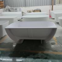Baignoire autoportante en pierre artificielle de luxe de conception italienne, portable, contre le mur, de haute qualité, baignoire à immersion douce