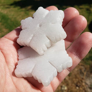 Venta al por Mayor de Esculturas de Copos de Nieve de Jade Blanco Hechas a Mano de Alta Calidad Crystalhola, Decoración para el Hogar, Estilo Bohemio, Talladas, 4.9cm, Tendencia de Moda - Product Image 4