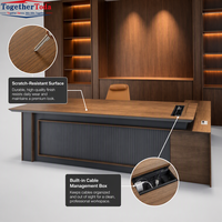 Bureau de direction moderne en bois, poste de travail exécutif, table de réception pour immeuble de bureaux et bureau à domicile