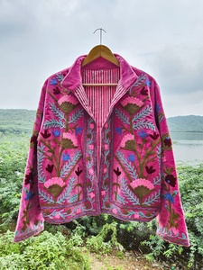 Veste en velours Suzani avec motif soleil levant fait main, manteau vintage fait main pour femme, manteau d'hiver - Product Image 2