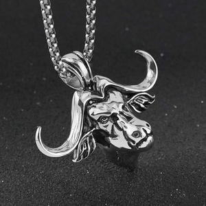 Pendentif Tête de Taureau Creuse Polie Haute Brillance pour Homme en Acier Inoxydable, Style Punk, Personnalisable, Collier Tête de Taureau - Product Image 1