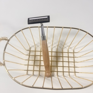 Rasoir jetable YiRui <span class=keywords><strong>BH</strong></span> en gros, triple lame de sécurité en acier inoxydable, manche en bambou doux, crème à raser pour la protection des hôtels - Product Image 3