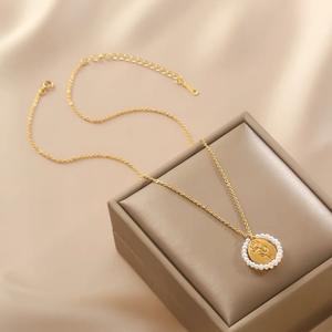 สร้อยคอจี้รูปช่อดอกกุหลาบประดับมุกธรรมชาติสำหรับผู้หญิง ดีไซน์เฉพาะตัว โดดเด่นมีเอกลักษณ์  พร้อมสายคล้องคอ  เหมาะเป็นของขวัญที่สมบูรณ์แบบ - Product Image 2