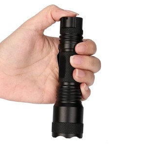 Torcia LED T6 Portatile in Lega di Alluminio, Impermeabile, Magnetica, 1000+ Lumen, Tre Modalità per Attività all'Aperto ed Emergenze, per Uomini e Donne - Product Image 5