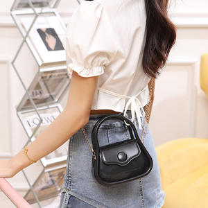 Sac à main tendance en PVC exquis pour femme, petit sac portable en gelée, élégant et stylé avec design cage miniature - Product Image 2