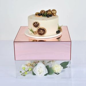 Support de gâteau en acrylique transparent moderne |   Boîte de présentation de cadeau de mariage personnalisée avec base gravée au laser - Product Image 5