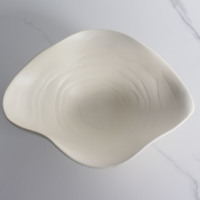 Bol en céramique ovale contemporain inspiré des ondulations, fait main par Wisdom Crafts, taille personnalisée pour cadeaux, plateau à chocolat pour la table