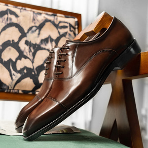 Nouvelles chaussures pour hommes de luxe et à la mode, chaussures décontractées respirantes, chaussures en cuir pour hommes conçues et fabriquées à la main - Product Image 1