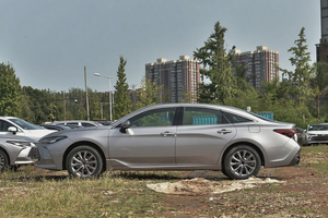 2025 <span class=keywords><strong>Tayota</strong></span> Asian Dragon Avalon Voiture électrique Auto Véhicule hybride Conduite à gauche Véhicule 0km Voitures d'occasion en stock en vente - Product Image 2