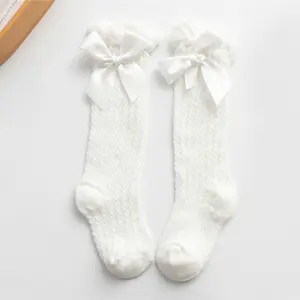 Reine Farbe Wurf Mädchen über Waden socken Baby Kleinkinder Lange Strümpfe Knies trümpfe mit Schleife