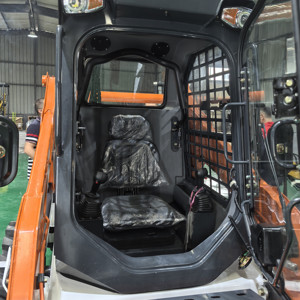 Free Shipping Mini Skid Steer Loader TS65 Cummins Engine 0.6m3 Bucket Capacity Wheel Loader Hydraulic Pilot <b>Control</b> High Load - Product Image 3