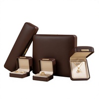 Boîte à bijoux de luxe personnalisée en cuir PU avec intérieur en velours pour bagues, boucles d'oreilles, colliers, pendentifs, perles, emballage cadeau, rangement
