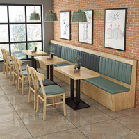 Ensemble de mobilier commercial en bois pour restaurant, café, kiosque de restauration rapide : table, chaise et banquette carrée