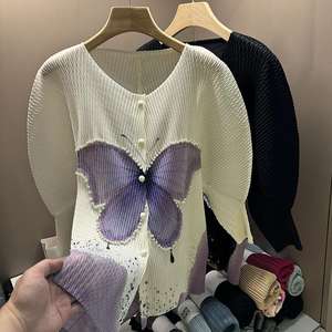 Haut de perle d'ongle imprimé avancé pour le tempérament de nouveau style des femmes, manteau à manches longues à col rond réduisant l'âge - Product Image 1