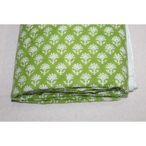 Tela de Algodón Estampada a Mano de Color Verde, Tela de Algodón Ligera al por Mayor, Tela para Confección de Vestidos con Estampado Floral Indio - Product Image 4