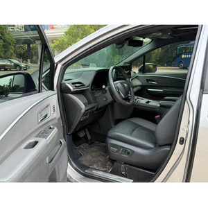 <span class=keywords><strong>Sienna</strong></span> Hybrid 2.5L 2019 Sièges en cuir Caméra arrière Toit ouvrant - Product Image 4
