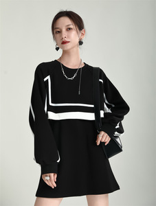 Robe pour femmes 2023 Automne Pull noir Robe décontractée Mode Réduction de <span class=keywords><strong>l</strong></span>'âge Robe personnalisée Vêtements pour filles - Product Image 2