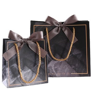 Grands sacs à provisions en <span class=keywords><strong>carton</strong></span> avec Logo personnalisé, petits bijoux, sac cadeau en papier noir mat avec poignée - Product Image 3
