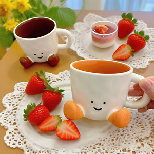Carino creativo per la faccina sorridente tazza di ceramica con i piedi per l'ufficio o la casa tazza di caffè di alto valore con Design curativo - Product Image 4