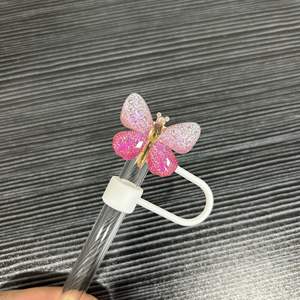 2025 nueva moda de lujo <span class=keywords><strong>mariposa</strong></span> brillo silicona accesorios para beber 10mm cubierta de paja reutilizable encanto Topper para vaso de 40oz - Product Image 3