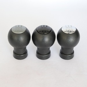 Pomo de palanca de cambios de coche, cuero negro, gris, tapa electrochapada, compatible con Suzuki, cabezal de cambio ergonómico DZ25 Q1-2 - Product Image 1