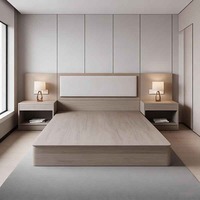 Modernes Hotel-Schlafzimmermöbel-Set in Grau mit Holzmaserung, California King, integriertes Wandkopfteil, solides Bettgestell mit Stauraum