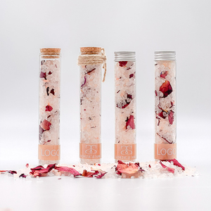 مجموعة هدايا أملاح الاستحمام النقية 100% من S&Soak، أملاح البحر الميت والهيمالايا الصديقة للبيئة، مع بتلات الزهور العطرية الجافة برائحة الورد واللافندر والأعشاب - Product Image 4