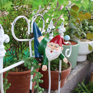 Enanos Divertidos, Enanos con Pantalones Colgando de las Ramas, Divertidos Colgantes para Macetas, Artesanías de Resina - Product Image 4