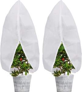 Couverture de jardin flottante en tissu non tissé pour l'extérieur, protection contre le gel pour l'agriculture hivernale, protection des plantes contre le gel - Product Image 1