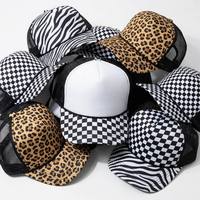 Casquette Trucker X&K personnalisée avec impression 3D en relief, design haute performance, devant en mousse, logo personnalisé, 5 panneaux, conception sans couture, maille respirante
