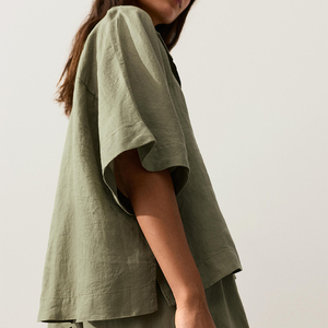 Camicetta da <span class=keywords><strong>Donna</strong></span> in Puro <span class=keywords><strong>Lino</strong></span> con Colletto a Polo, Mezza Abbottonatura, Vestibilità Ampia, Stile Resort Casual Loungewear, Taglio Corto Oversize, Mezza Manica - Product Image 4