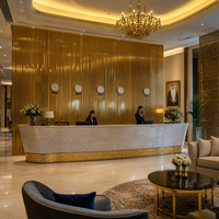 Panel de Pared Ranurado Metálico Ynori WPC Dorado 160x22mm B1 Ignífugo Antideslizante para Recepción de Hotel