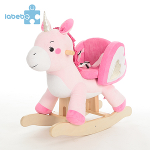 Caballo mecedora al aire libre <span class=keywords><strong>de</strong></span> madera rosada del bebé del juguete <span class=keywords><strong>de</strong></span> la felpa <span class=keywords><strong>de</strong></span> <span class=keywords><strong>los</strong></span> niños - Product Image 2
