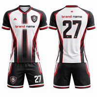 Fabricant de vêtements BSCI, ensembles d'uniformes de football au design original, tissu respirant à séchage rapide, impression par sublimation, ensemble de maillots de football