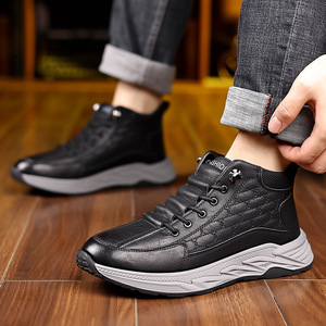 Zapatos de algodón cálidos con forro polar para hombre, botas de nieve de cuero impermeables antideslizantes y gruesas de color negro para personas de mediana edad y mayores - Product Image 3