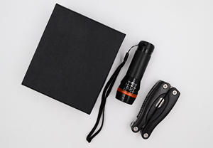 Kit d'outils de survie pour lampe de poche pince multi-usages 2 en 1 pour le camping, la randonnée et l'escalade - Product Image 2