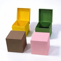 Boîte cadeau pour montre avec couvercle rabattable intégré sans aimant, en papier spécial texturé brossé de luxe, couleur personnalisée