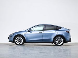 Veicolo elettrico Tesla modello Y 2025: con LFP/batteria al litio ternaria e fino a 82kWh energia della batteria - Product Image 2