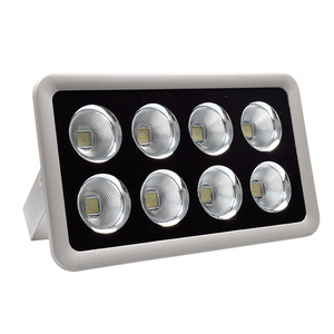 ไฟสปอร์ตไลท์ LED กำลังไฟ 100W 200W 600W สำหรับภายนอกอาคาร กันน้ำ เหมาะสำหรับสนามกีฬาและไซต์ก่อสร้าง - Product Image 5