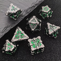 Ensemble de dés polyédriques en métal à motif de crâne 3D, 7 pièces, dés robustes vertes incrustées pour jeux de rôle RPG DND, pour les jeux de Dungeons and Dragons