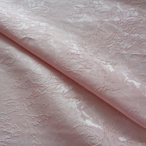 Tela Jacquard de Satén Brocado Tejido con Memoria 100% Poliéster de Alta Calidad Personalizada para Prendas de Niñas - Product Image 3