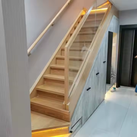 Armoires d'attage en bois massif sur mesure pour escalier, design moderne de précision, solutions de rangement intérieur durables et écologiques, garantie 3 ans