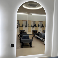 Miroir mural en verre à LED moderne avec design sans cadre, alimentation par prise, éclairage à 3 couleurs, variateur d'intensité, pour salle de sport, studio de yoga