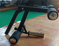 Banc de musculation multifonctionnel et durable pour usage domestique, avec cadre en acier réglable et support pour squats, idéal pour la musculation.