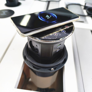 Enchufe de mesa impermeable para cocina, dispositivo inteligente de 4 lados con USB-C - Product Image 4