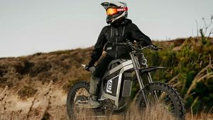 Expédition Rapide 2026 Dirt Bike Vélo Tout-Terrain <span class=keywords><strong>Moto</strong></span> Électrique 72v 300w 40ah Vélo Électrique Tout-Terrain E-Bike - Product Image 4