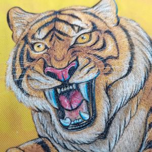 Patch brodé thermocollant personnalisé grand format avec logo tigre brodé pour vêtements de motard - Product Image 3